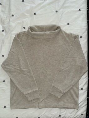 Uniqlo Soft Knitted Fleece Ribbed Long Sleeve Top